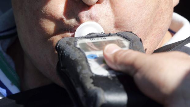 Detectado en Burgos un conductor que conducía en zig zag por la N-120 y cuadruplicaba la tasa de alcohol