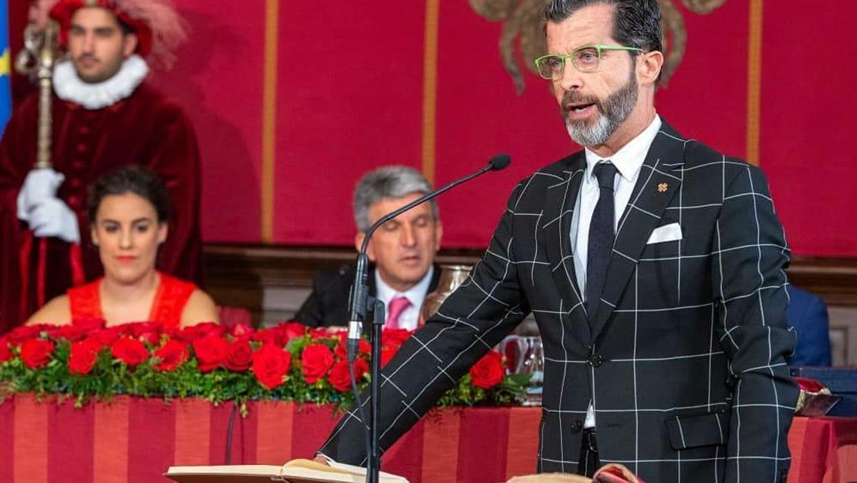 Alberto Romero durante su jura como concejal del Ayuntamiento de Toledo