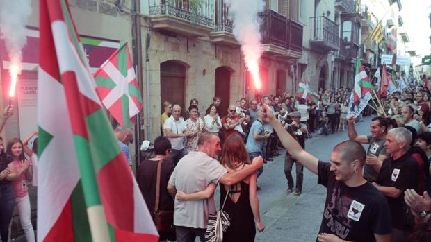 El juez ordena identificar a los responsables de la «herriko taberna» detrás del homenaje al etarra Ugarte