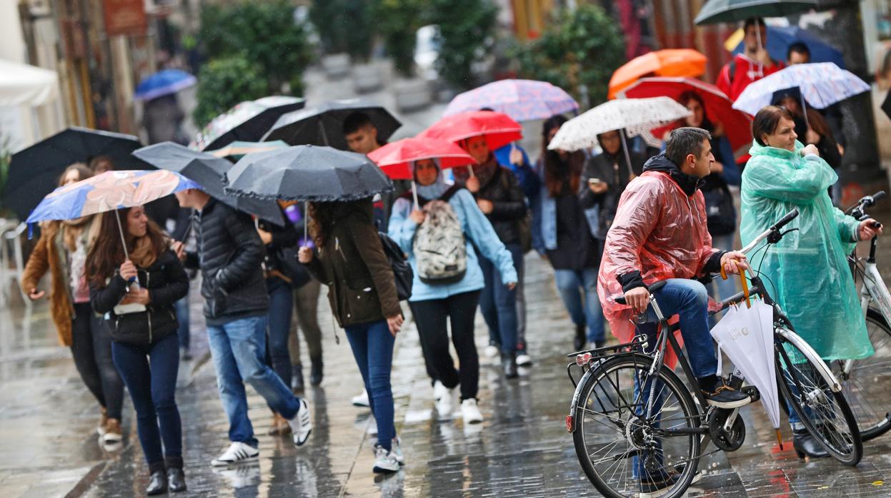 Imagen de archivo de una jornada de lluvias en Valencia