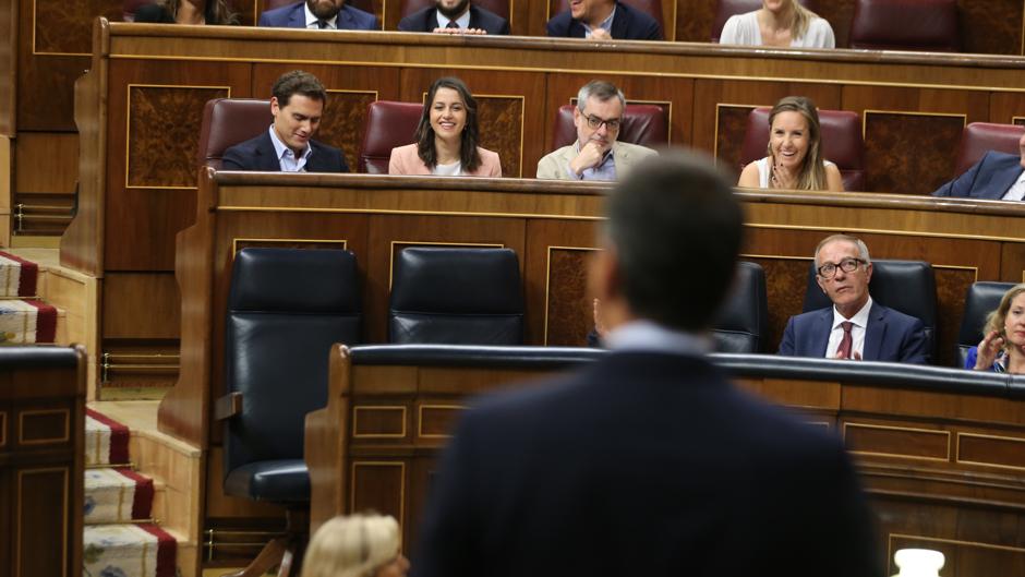 «Si no curras, no cobras», la campaña que triunfa en internet para que diputados y senadores renuncien a su indemnización por la disolución de las Cortes