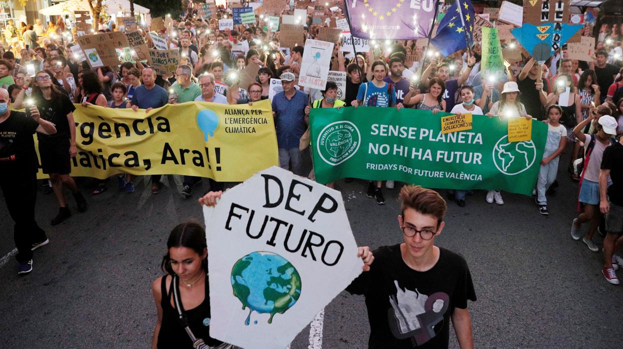 imagen de la manifestación que ha recorrido este viernes la calles de Valencia