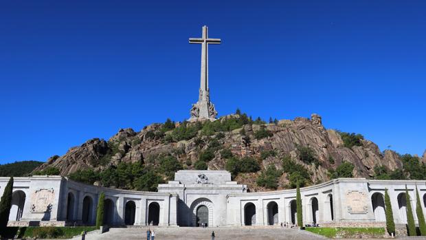 El Gobierno decidirá la fecha de la exhumación de Franco la semana que viene si recibe la sentencia