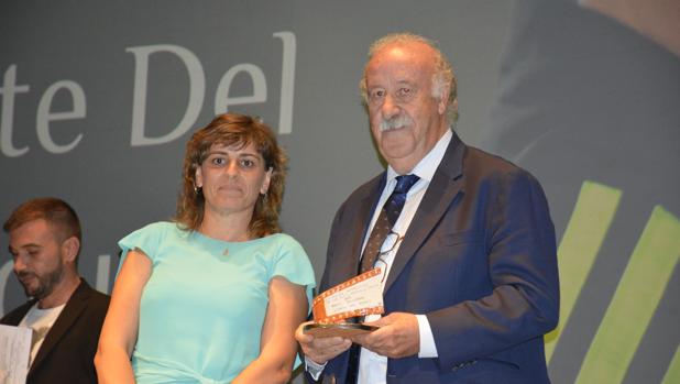 Feciso entrega sus premios a Vicente Del Bosque y Assumpta Serna