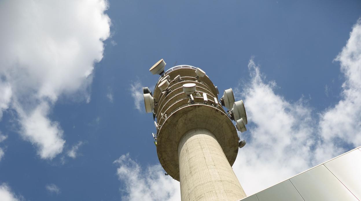 Torre de telefonía en Zaragoza capital