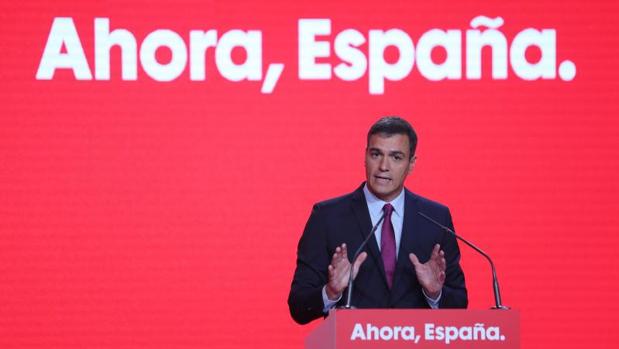 Sánchez se «envuelve» otra vez en la bandera a mes y medio del 10-N