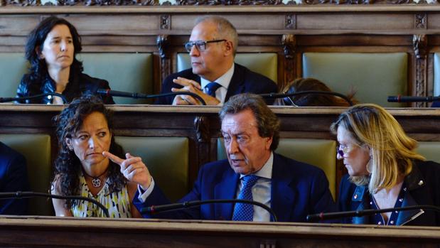 La Junta y el PSOE desmerecen el intento de que Valladolid sea la capital