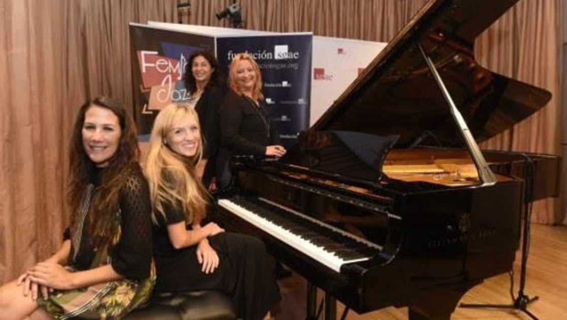 La flautista María Toro, la pianista Lucía Rey, la cantante Patricia Kraus y la directora de FeminaJazz, Beatriz Ortega, durante la presentación de la primera edición del festival