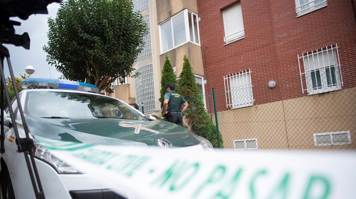 La Guardia Civil registró el piso de la mujer tras el hallazgo del cráneo en la casa de su amiga