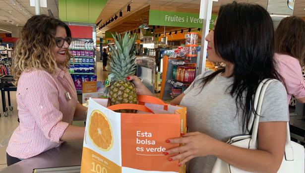 Así son las nuevas bolsas cien por cien reciclables de Consum