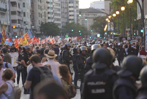 Despliegue policial durante el recorrido de la marcha