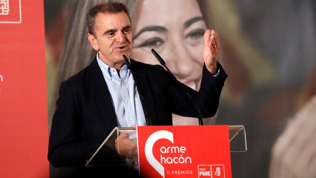 El líder del PSOE-M asegura que aconsejó a Noelia Posse dimitir pero ella se negó