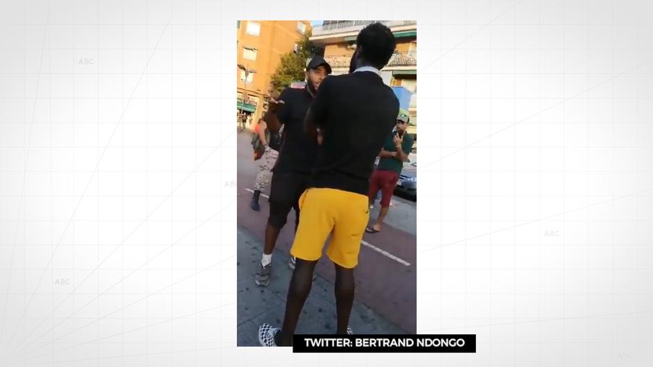 Bertrand Ndongo (Vox) es acosado por las brigadas antifascistas de Alcorcón