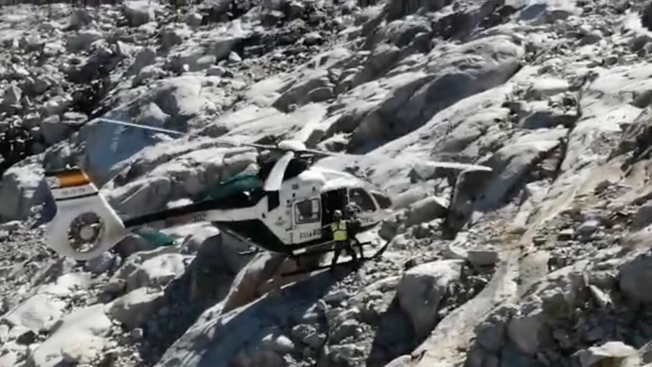 Un jubilado, rescatado en helicóptero por terco: se empeñó en cruzar de noche un glaciar del Pirineo