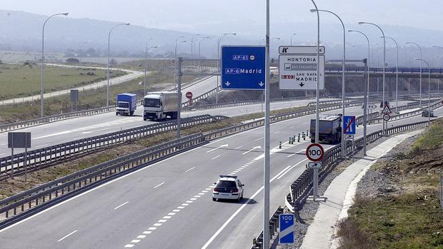 Seis meses de prisión por practicar sexo al volante en plena autopista en Segovia