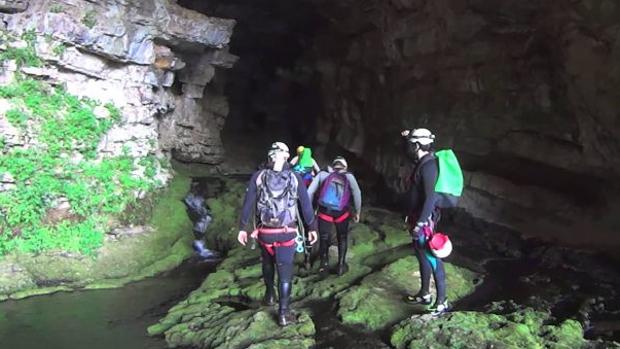 Rescatado un joven de 24 años en una cueva del río Mundo