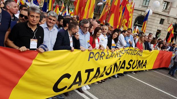 La Asociación Salvar el Archivo, al frente de la manifestación en Barcelona por la unidad de España