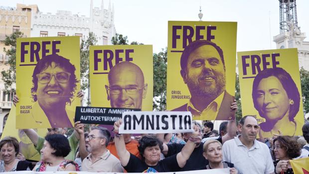 Entidades independentistas subvencionadas protestan en Valencia contra la sentencia del «procés»