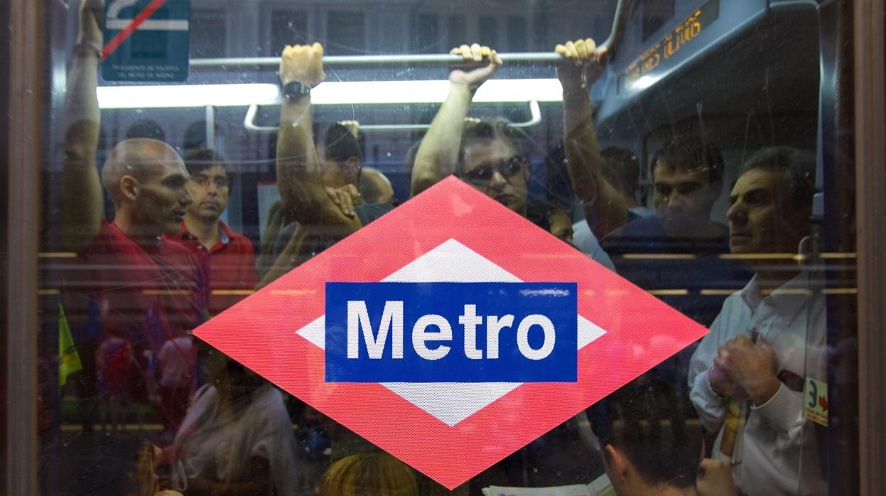 Un coche de Metro, durante una jornada de huelga anterior