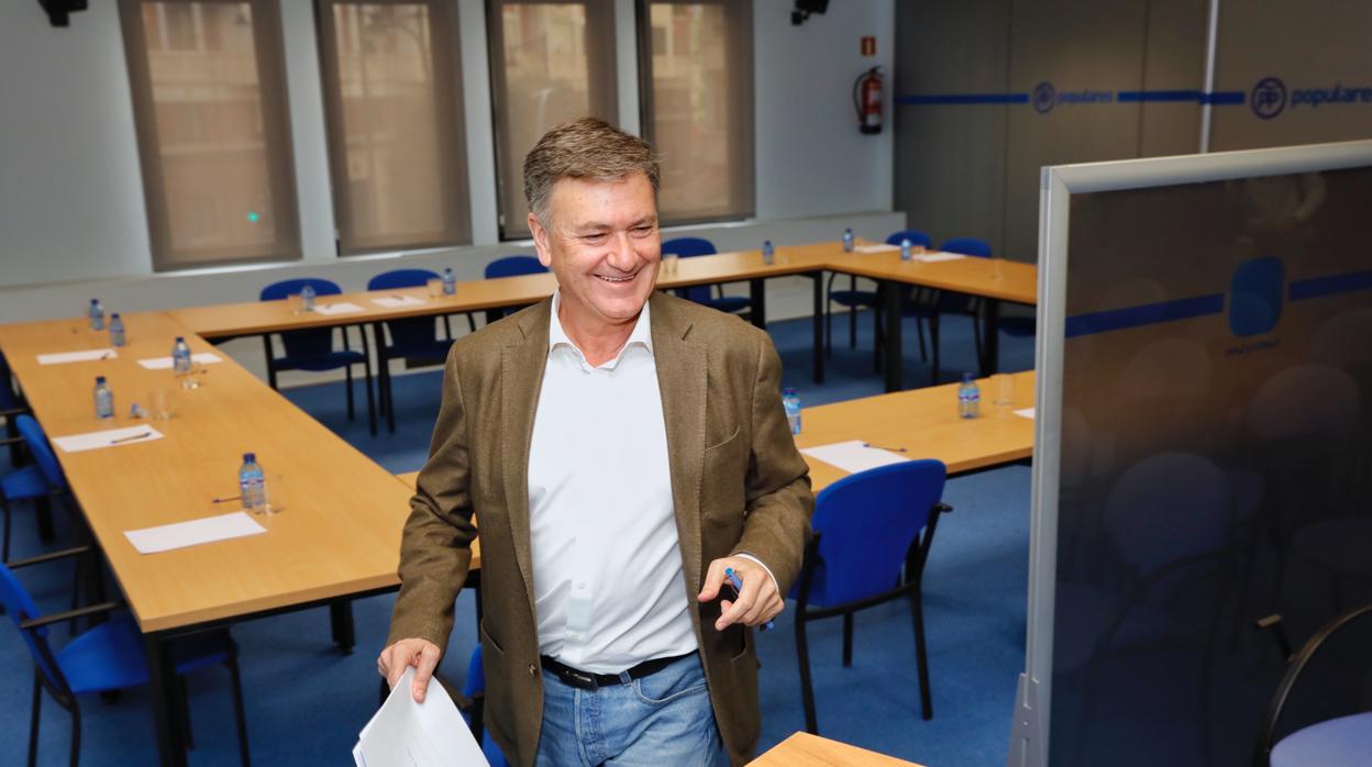 Francisco Vázquez se reunió ayer con los directores provinciales de la campaña electoral y los gerentes del PP