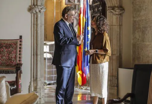 Ximo Puig y María Jesús Montero, este miércoles en el Palau de la Generalitat