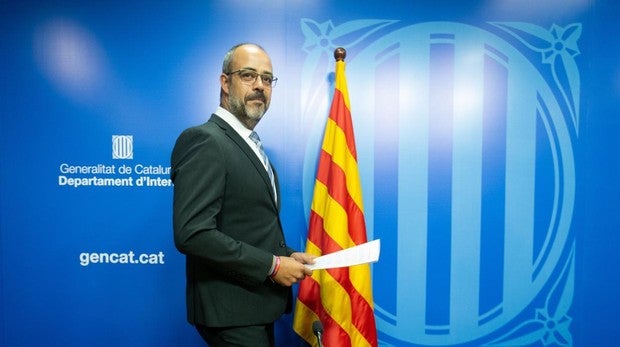 JpC y ERC no condenan la violencia mientras Torra delega en Buch