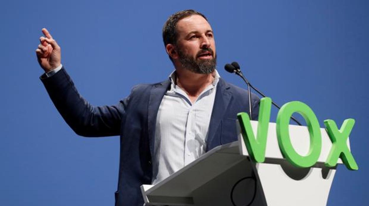 Santiago Abascal en un mitín