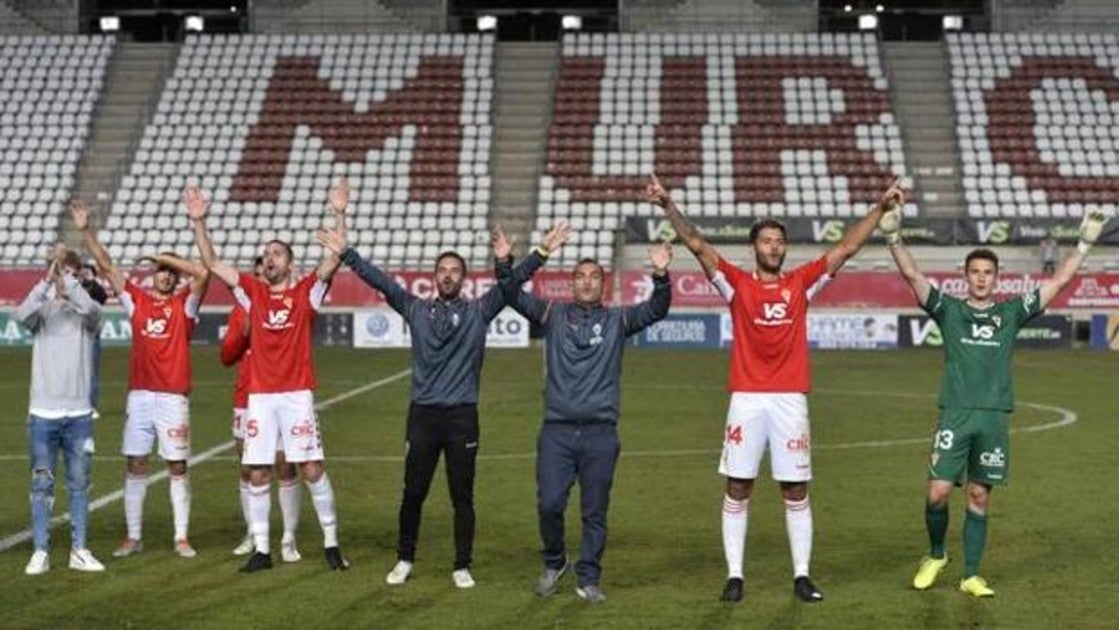 El Murcia festeja la victoria ante el Talavera