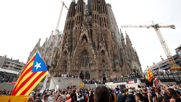 La Sagrada Familia cierra al no poder garantizar la seguridad de los visitantes