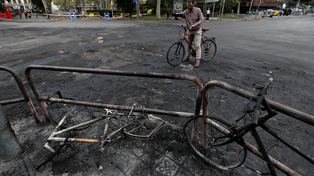 Barcelona, última hora tras los disturbios en Via Laietana, en directo: Marlaska viaja a Barcelona para reunirse con los mandos policiales