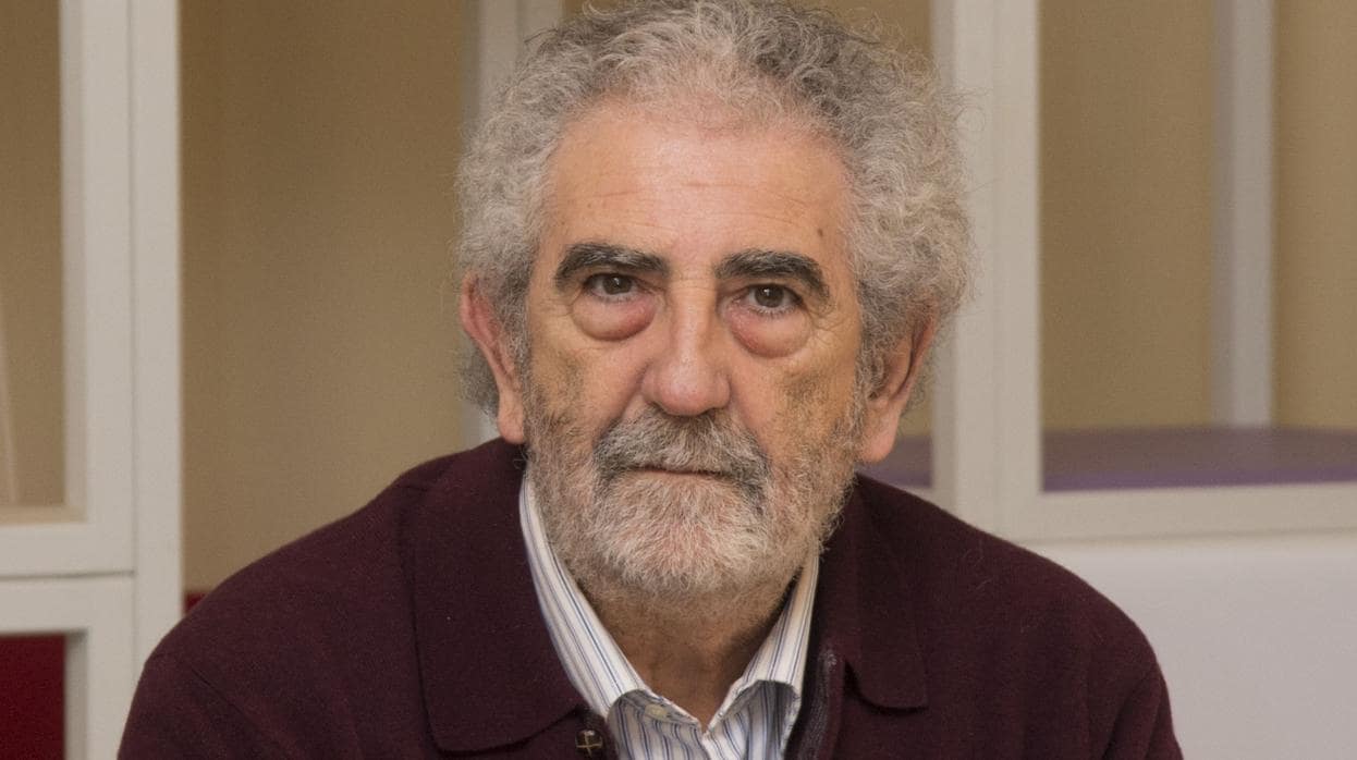 Fallece el escritor leonés Ernesto Escapa a los 65 años de edad
