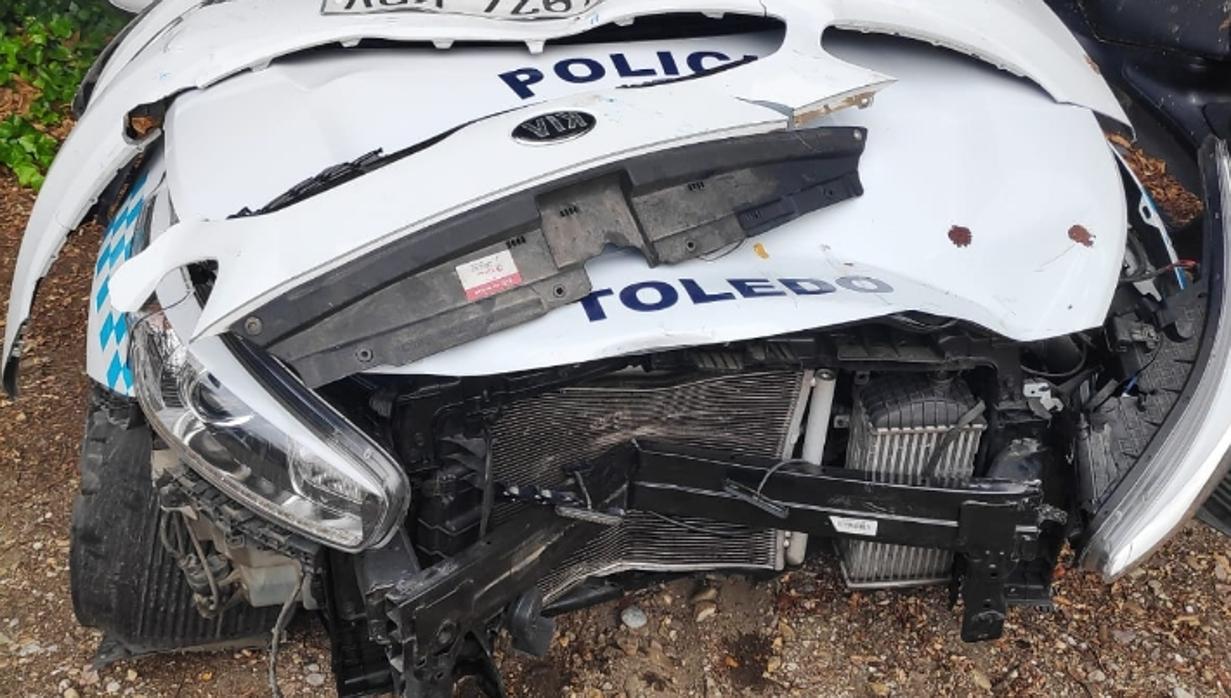 Así quedó el coche de la Policía Local