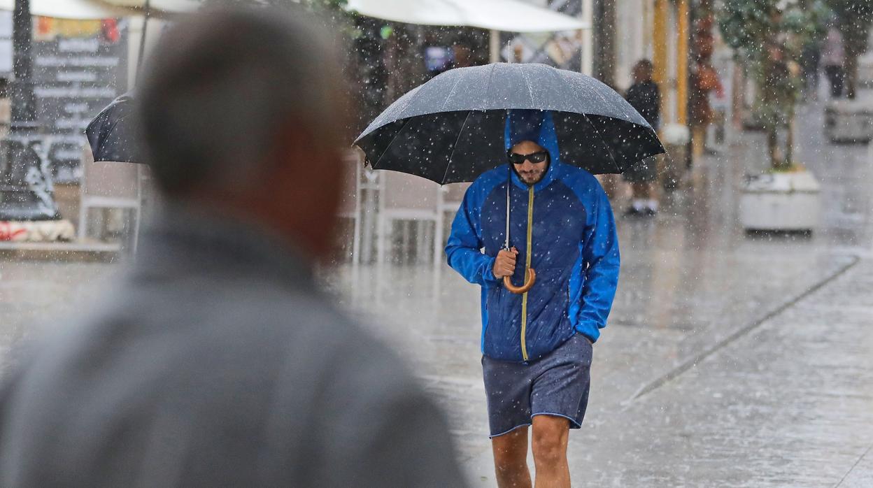 Imagen de archivo de una jornada de lluvias en Valencia