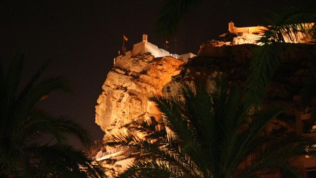 Alicante quiere «revitalizar» el Castillo de Santa Bárbara para que sea autosostenible