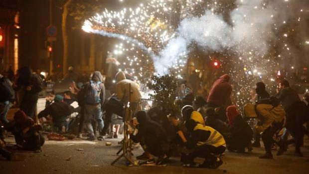 Los Mossos detienen a un tercer sospechoso por la agresión de ultras a un independentista en Barcelona