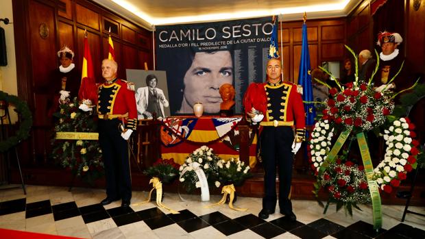 Las cenizas de Camilo Sesto ya reposan en su Alcoy natal