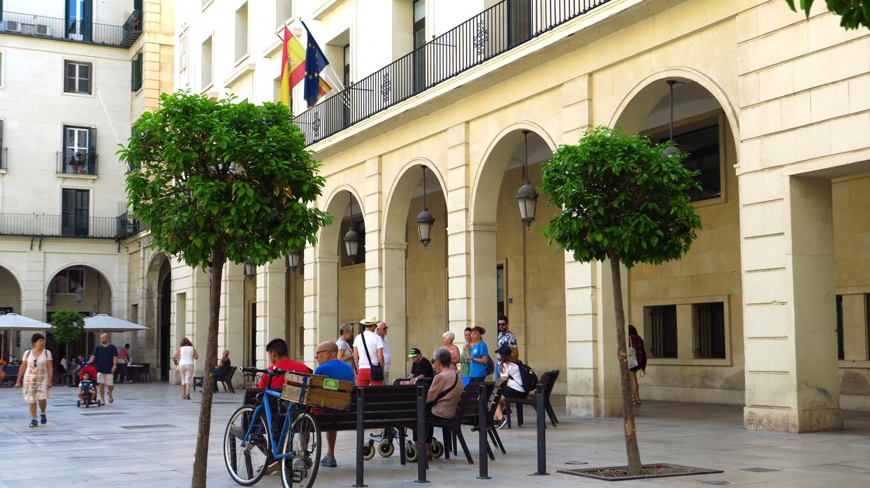 Imagen de la Audiencia de Alicante, donde se juzgarán los hechos