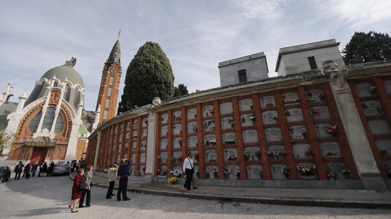 Cementerio de La Almudena en el Día de los Santos