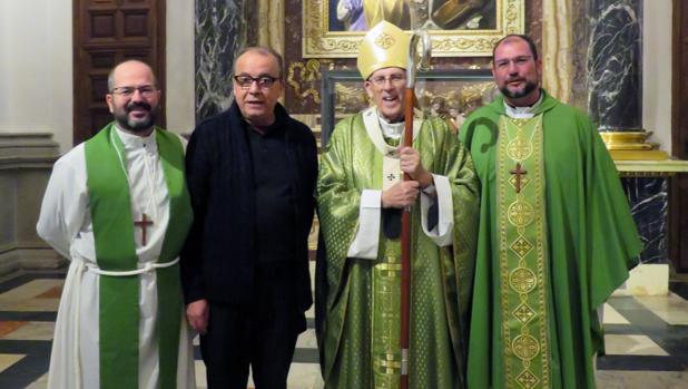 Cálida despedida del arzobispo de Toledo a los dos misioneros que parten a Moyobamba