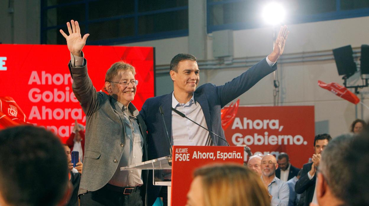 Imagen de Ximo Puig y Pedro Sánchez tomada el pasado vierrnes durante un mitin en Elda