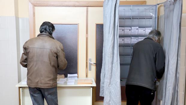 Ciudadanos y Vox, sin escaños en Castilla y León según el Cis de Tezanos