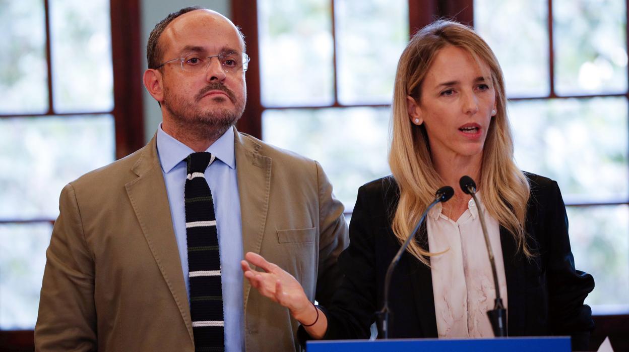 Alejandro Fernández y Cayetana Álvarez de Toledo, la semana pasada en Barcelona