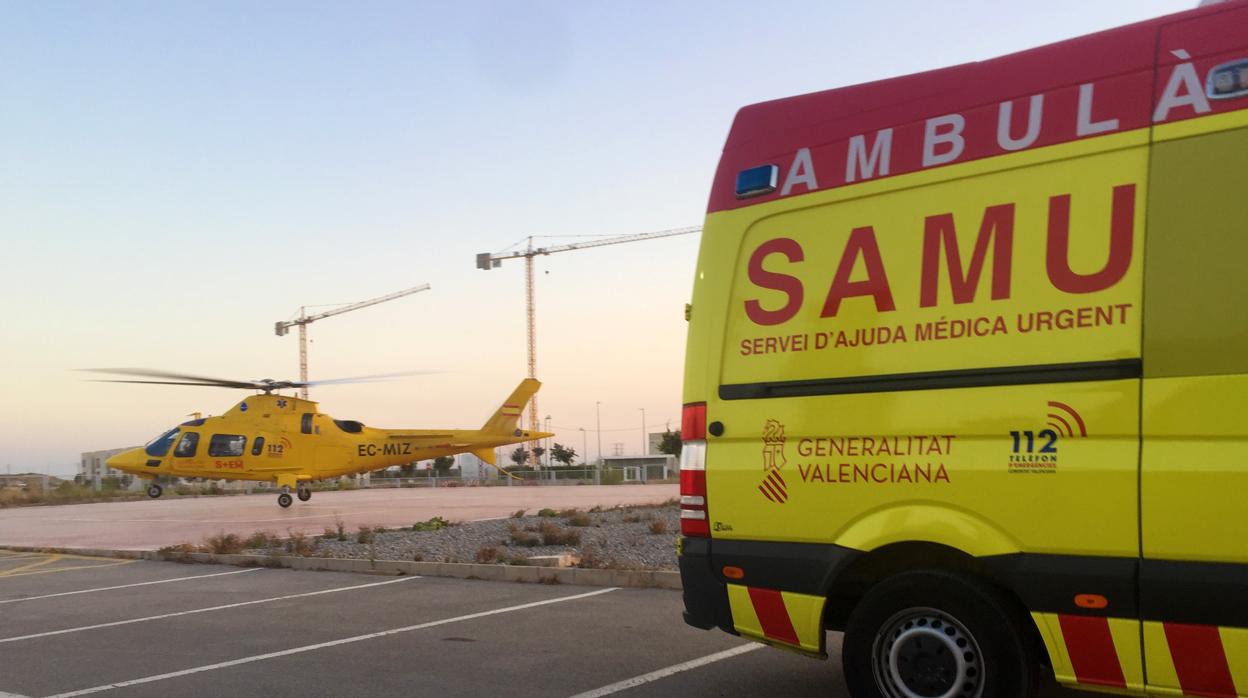 Imagen de archivo de una unidad del SAMU en Alicante