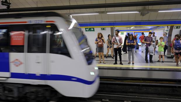 Metro encuentra amianto en una pieza presente en todos los trenes de la red