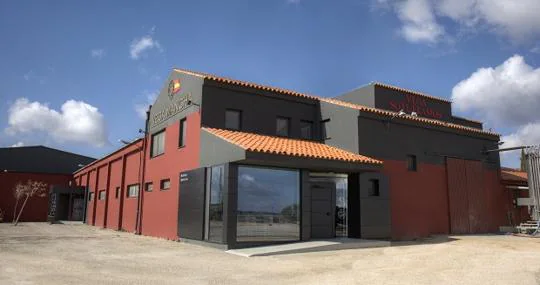 Instalaciones de la quesería Vega Sotuélamos, en El Bonillo (Albacete)