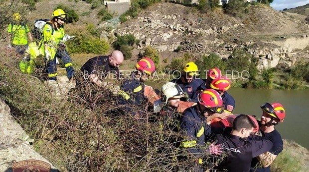 Un escalador se fractura un tobillo al caer desde cuatro metros en la zona de la ermita de la Cabeza