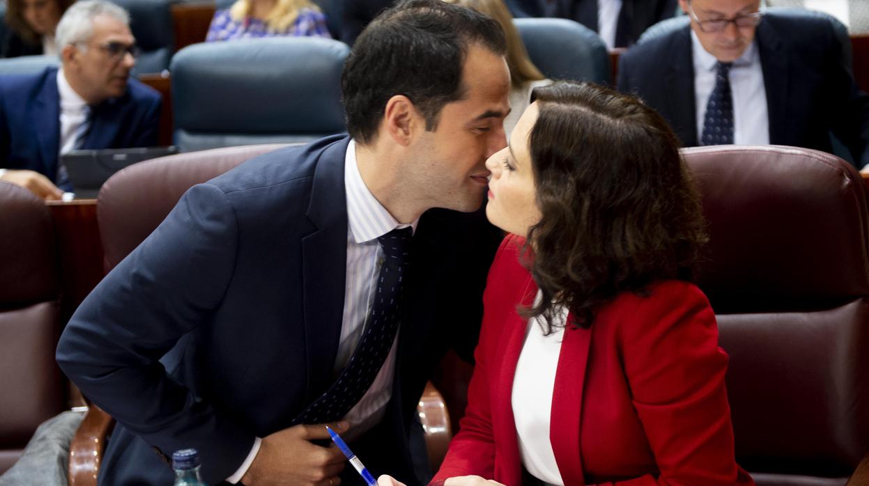 La presidenta madrileña, Isabel Díaz Ayuso (PP), y el vicepresidente, Ignacio Aguado (Cs)