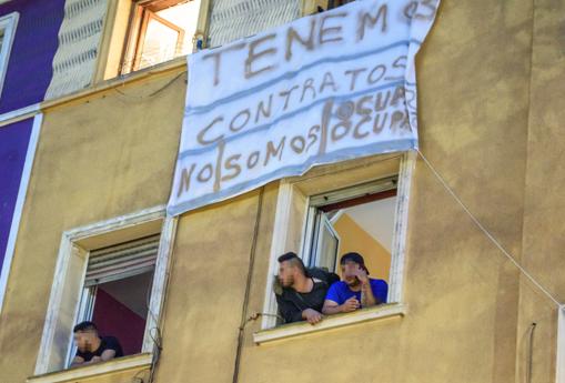 Vuelta al hogar tras la «okupación» en Santurce