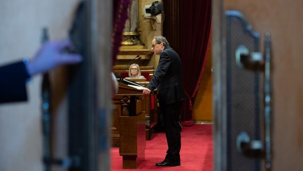 Torra iba a encerrarse en el Parlament para no ser detenido tras declarar la república