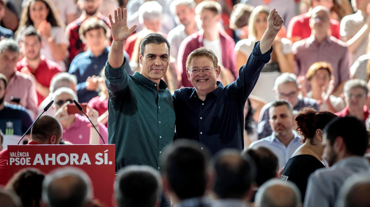 Pedro Sánchez y Ximo Puig, durante un mitin en Mislata la pasada semana